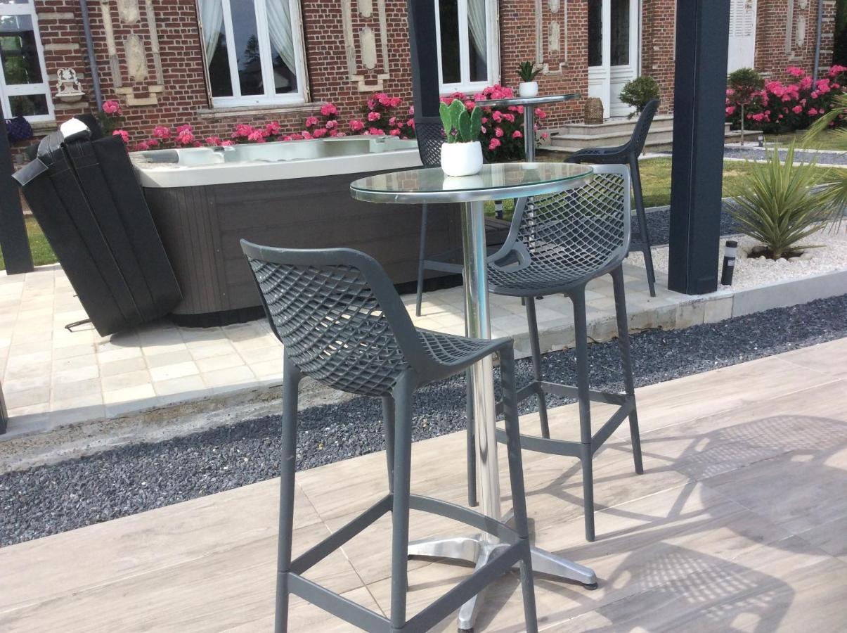 L'Hostellerie Du Chateau Mesnil-Saint-Nicaise Exterior foto